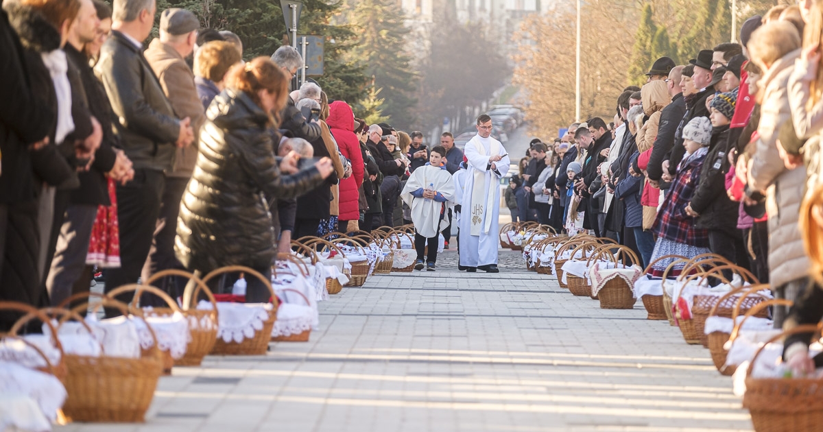 Eledelszentelés a Szabadság téren
